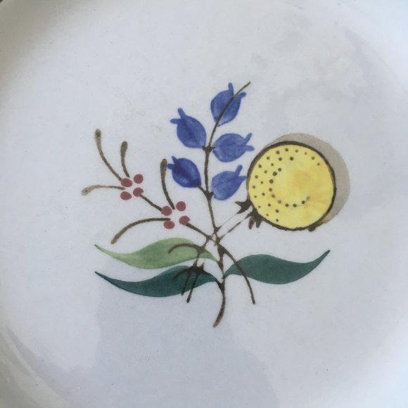 Arabia of Finland Windflower Salad Plate 14915 - Picture 2 of 6
